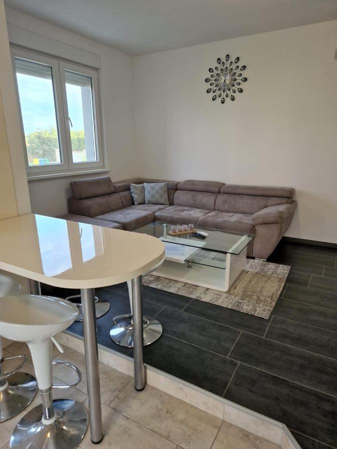 Apartment Luca Pula Buitenkant foto